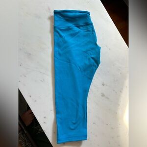 Lululemon size 12 capri pants